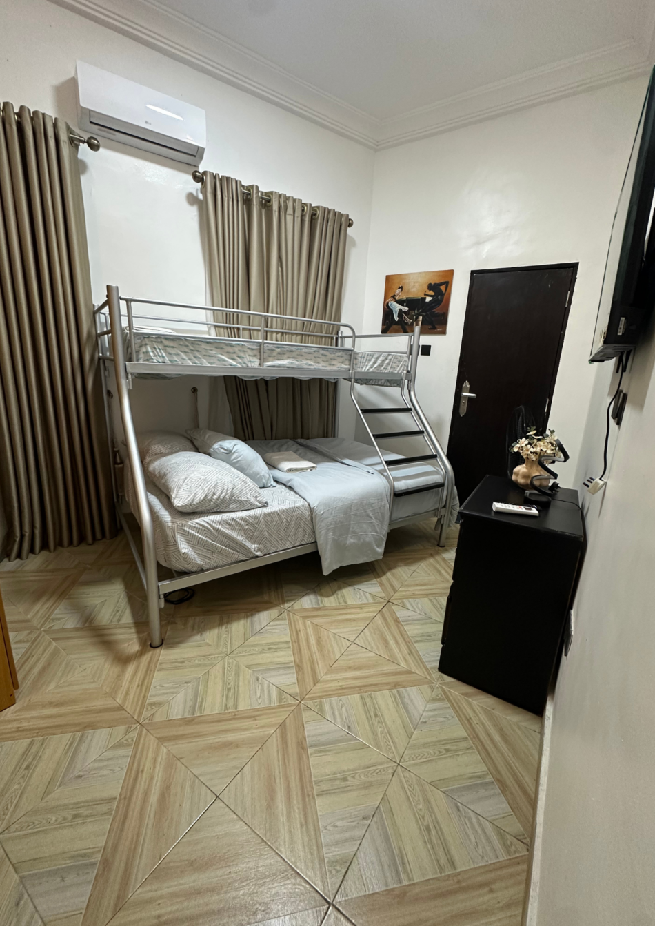G-Room 32