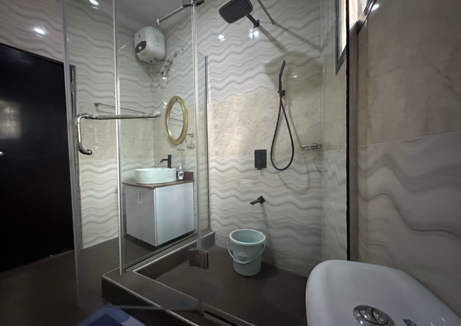F-Toilet 1