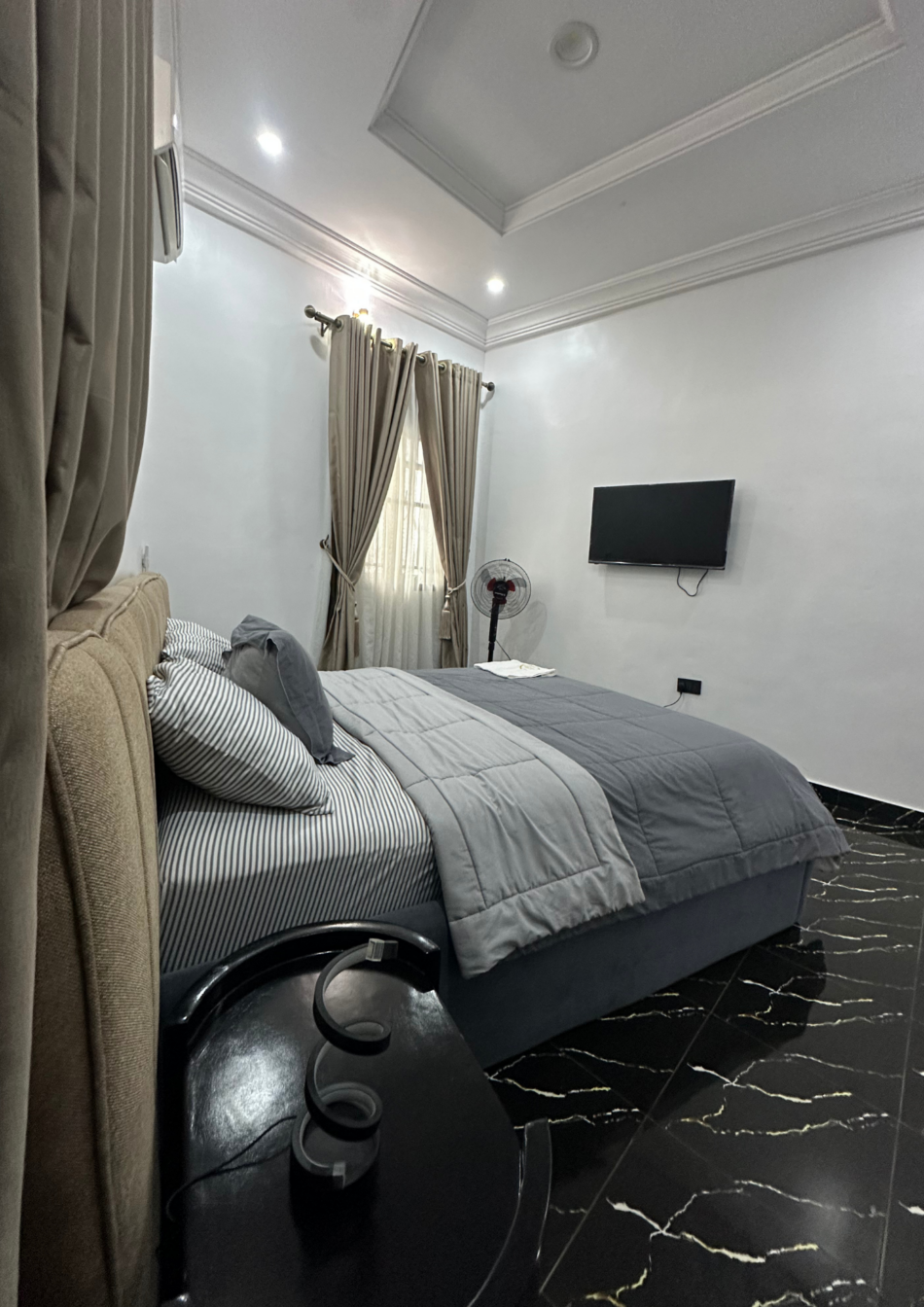 F-Room 24